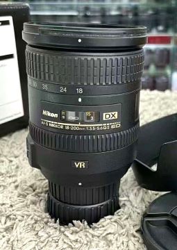 Nikon lens 18-200II